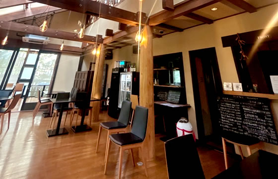 落ち着いた空間で味わう贅沢